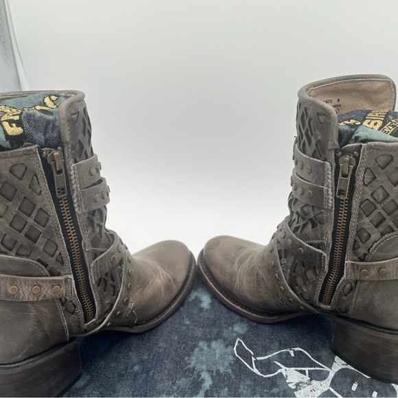 Freebird by Steve Madden Heeled Boots - Picture 3 of 8